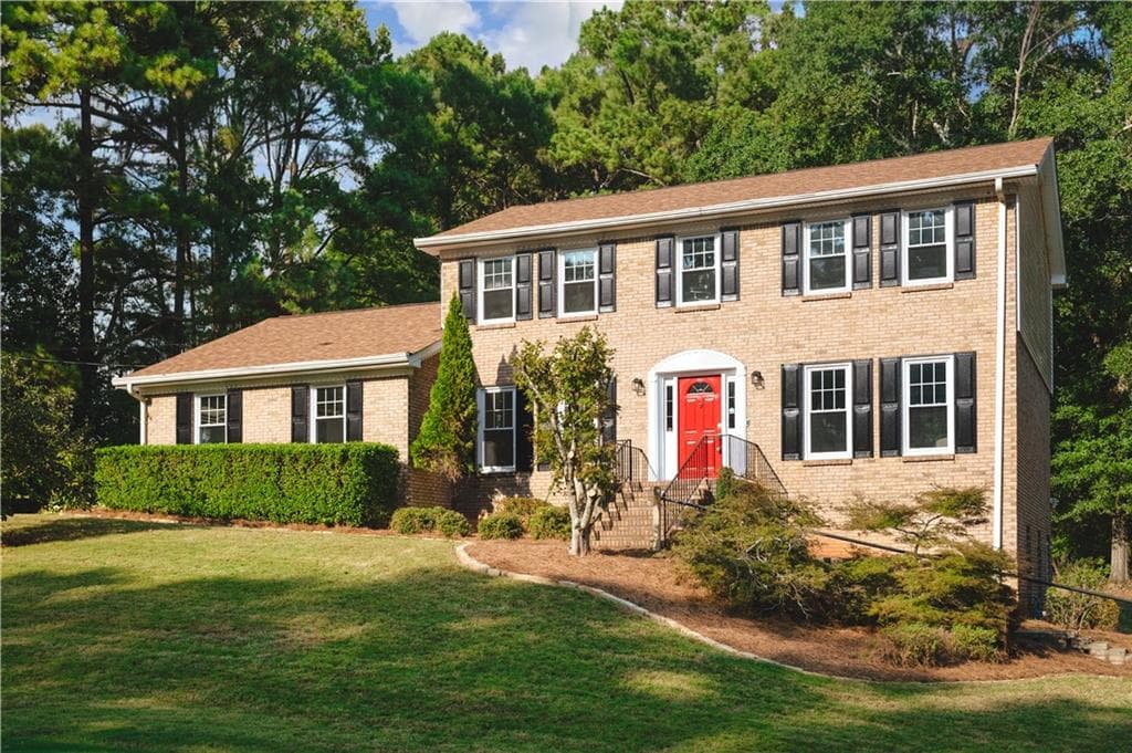 4 bedroom, 3 bathroom, 2,348 sq ft single family residence for sale at 2196 Lunceford Lane, Lilburn, GA 30047 — photo 3