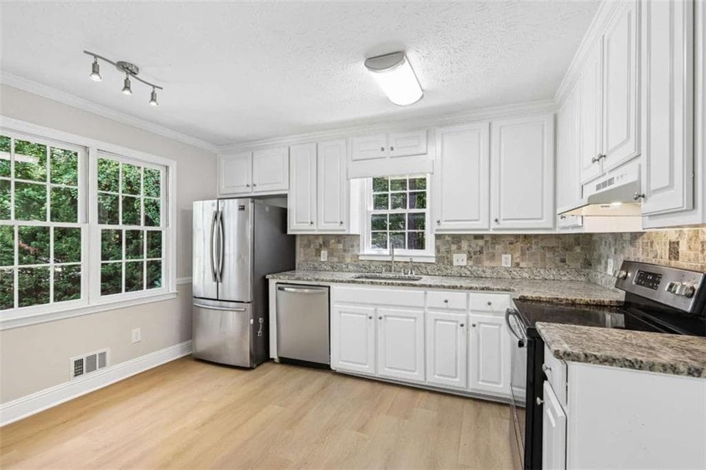 4 bedroom, 2 bathroom, 2,484 sq ft single family residence for sale at 2344 Sawmill Road, Marietta, GA 30064 — photo 10