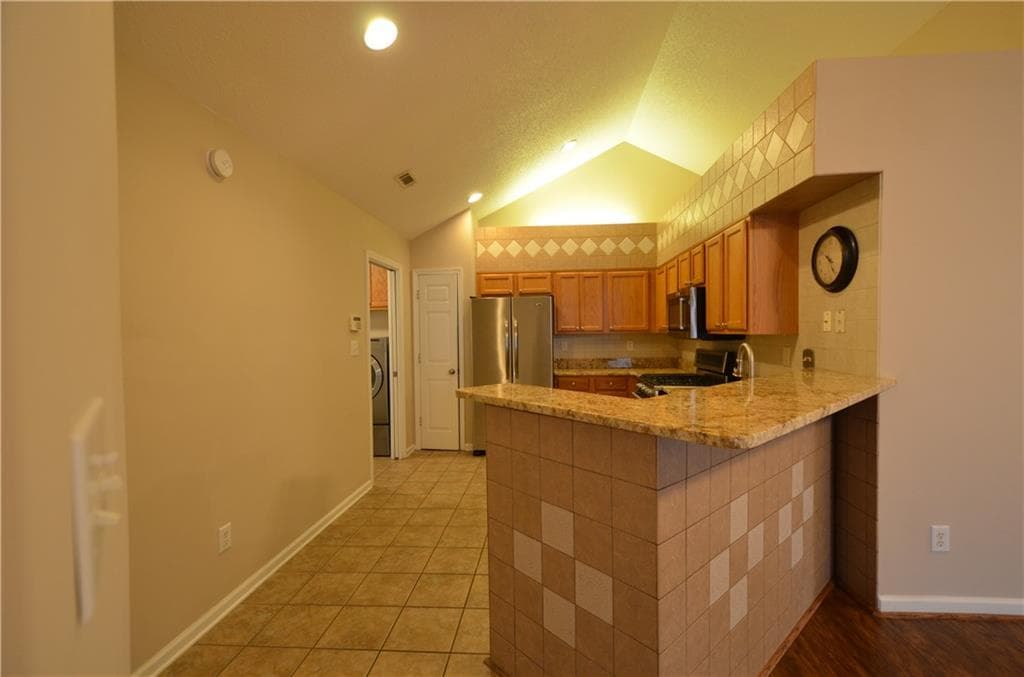 3 bedroom, 2 bathroom, 1,423 sq ft condominium for sale at 1867 Kolb Farm Circle, Marietta, GA 30008 — photo 9