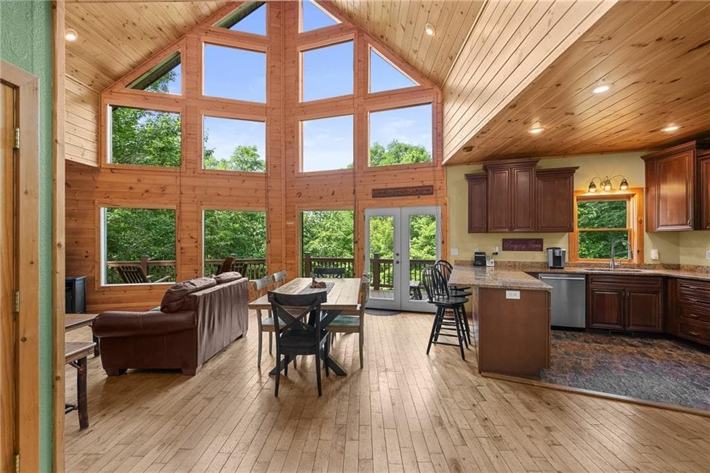 4 bedroom, 4 bathroom, 4,064 sq ft single family residence for sale at 30 Shepherds Lane, Morganton, GA 30560 — photo 7