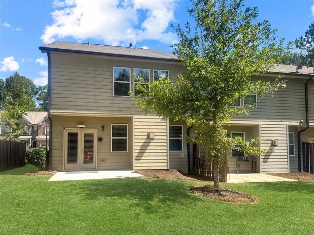 3 bedroom, 3 bathroom, 1,821 sq ft townhouse for sale at 30 Holdings Drive, Lawrenceville, GA 30044 — photo 3