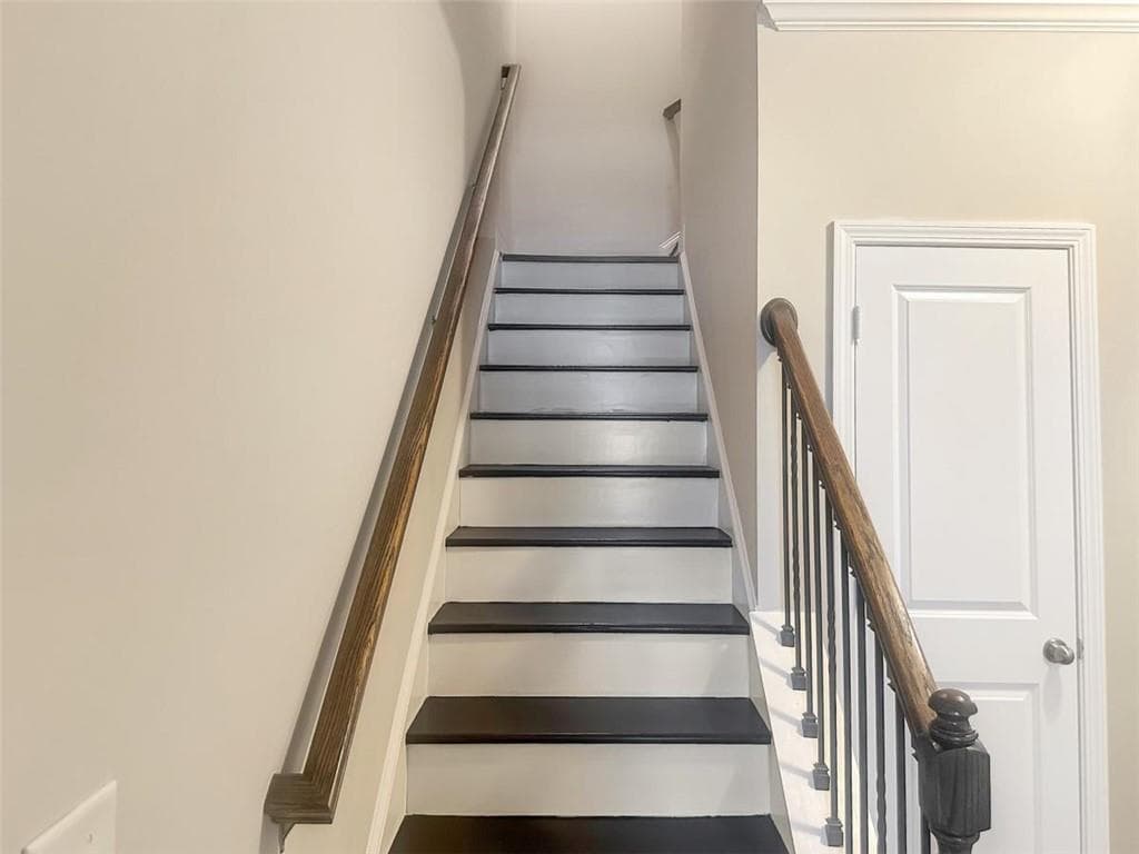 3 bedroom, 3 bathroom, 1,821 sq ft townhouse for sale at 30 Holdings Drive, Lawrenceville, GA 30044 — photo 6