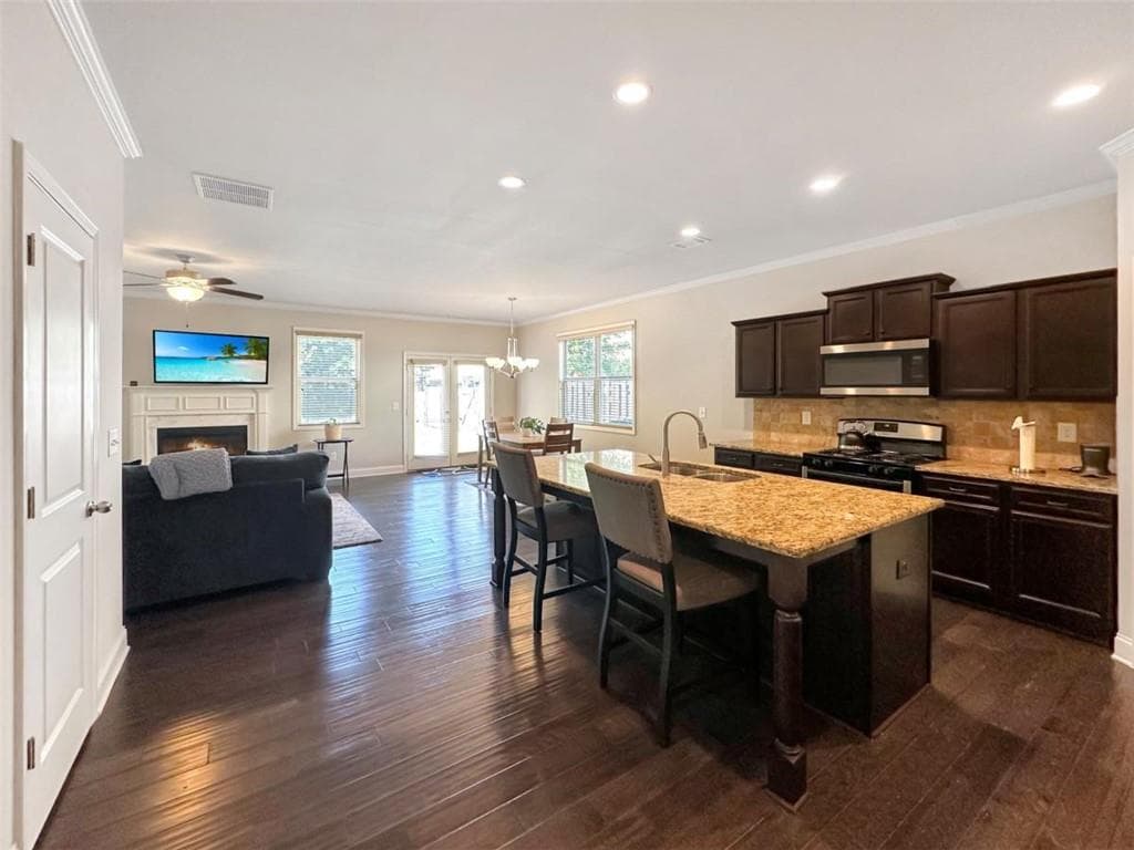 3 bedroom, 3 bathroom, 1,821 sq ft townhouse for sale at 30 Holdings Drive, Lawrenceville, GA 30044 — photo 7