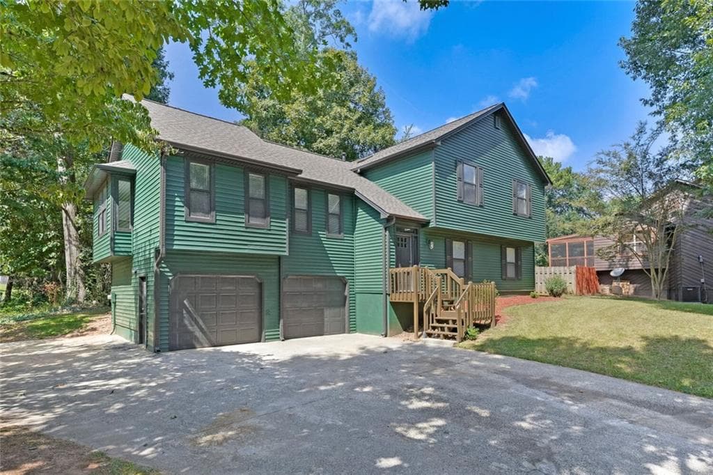 4 bedroom, 3 bathroom, 2,636 sq ft single family residence for sale at 972 Tyrell Drive, Austell, GA 30106 — photo 2
