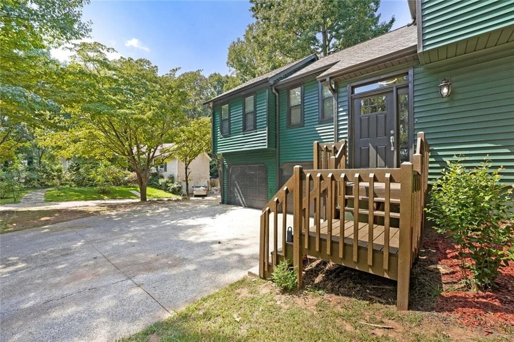 4 bedroom, 3 bathroom, 2,636 sq ft single family residence for sale at 972 Tyrell Drive, Austell, GA 30106 — photo 4