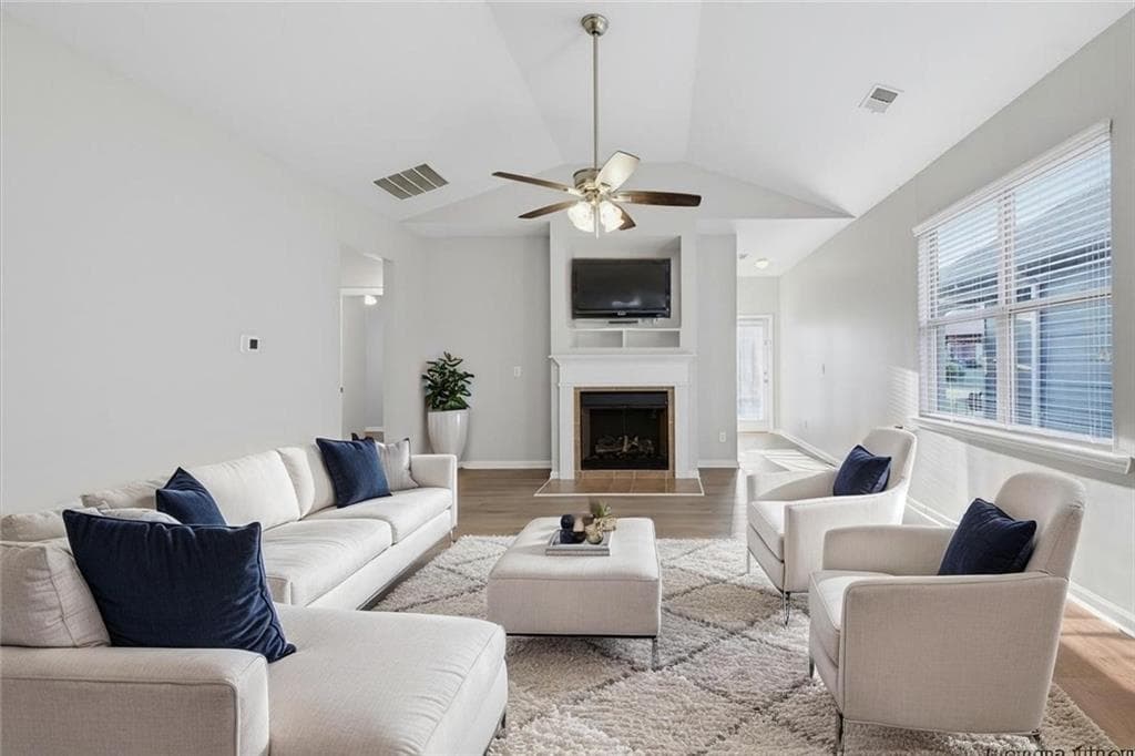 3 bedroom, 2 bathroom, 1,493 sq ft single family residence for sale at 7923 Bluefin Trail, Union City, GA 30291 — photo 5