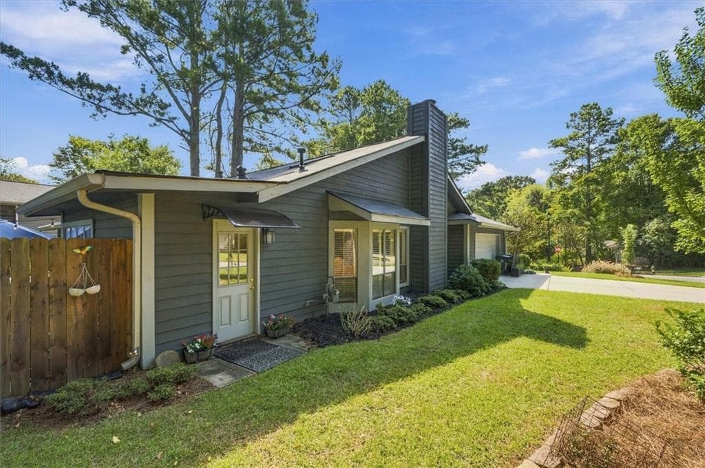 4 bedroom, 2 bathroom, 2,113 sq ft single family residence under contract at 1035 Trailmore Drive, Roswell, GA 30076 — photo 6