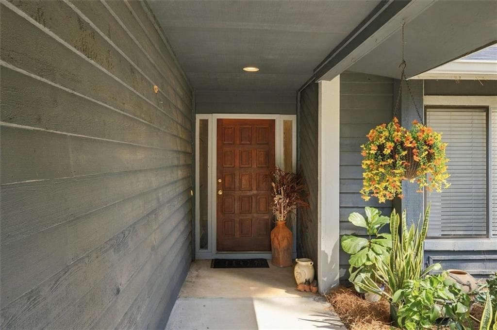 4 bedroom, 2 bathroom, 2,113 sq ft single family residence under contract at 1035 Trailmore Drive, Roswell, GA 30076 — photo 7