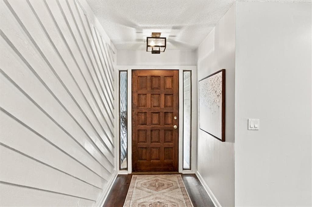 4 bedroom, 2 bathroom, 2,113 sq ft single family residence under contract at 1035 Trailmore Drive, Roswell, GA 30076 — photo 8