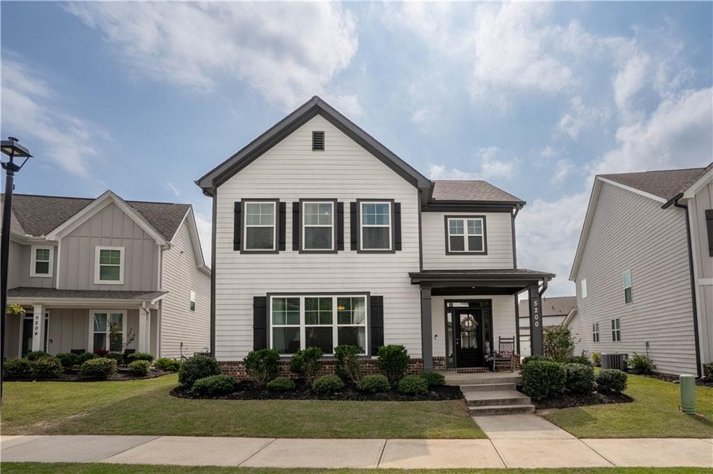 3 bedroom, 3 bathroom, 2,120 sq ft single family residence for sale at 5200 Parkwood Drive, Flowery Branch, GA 30542 — photo 4