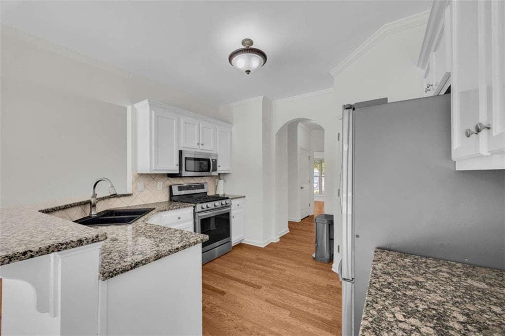 4 bedroom, 3 bathroom, 2,352 sq ft single family residence for sale at 383 Spinner Drive, Jefferson, GA 30549 — photo 8