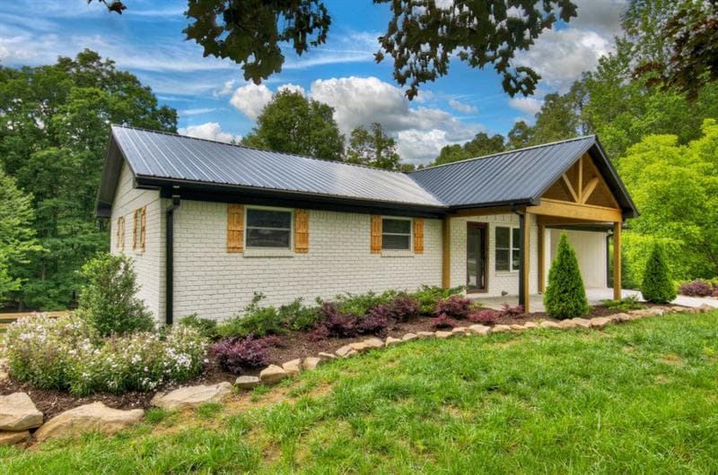 3 bedroom, 3 bathroom, 2,214 sq ft single family residence for sale at 975 Goss Road, Epworth, GA 30541 — photo 3