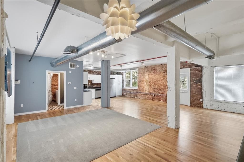 1 bedroom, 1 bathroom, 1,900 sq ft condominium for sale at 244 Peters Street 10, Atlanta, GA 30313 — photo 3