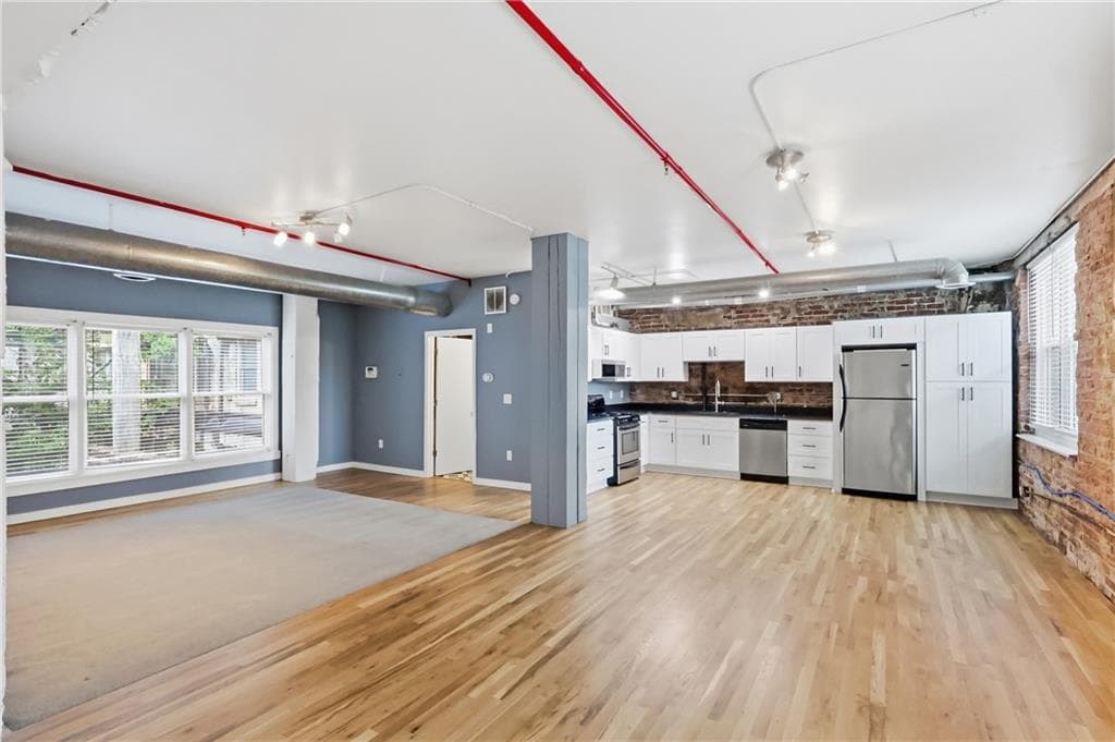 1 bedroom, 1 bathroom, 1,900 sq ft condominium for sale at 244 Peters Street 10, Atlanta, GA 30313 — photo 5