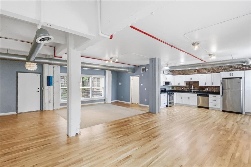 1 bedroom, 1 bathroom, 1,900 sq ft condominium for sale at 244 Peters Street 10, Atlanta, GA 30313 — photo 6