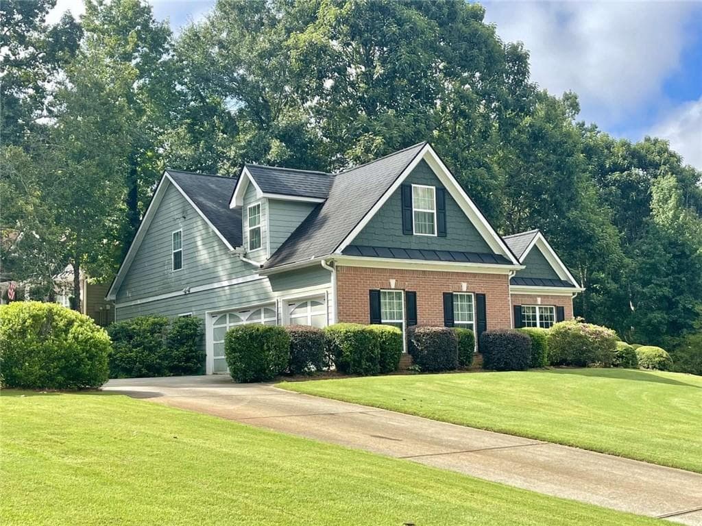 4 bedroom, 3 bathroom, 2,026 sq ft single family residence for sale at 930 Vinings Drive, Winder, GA 30680