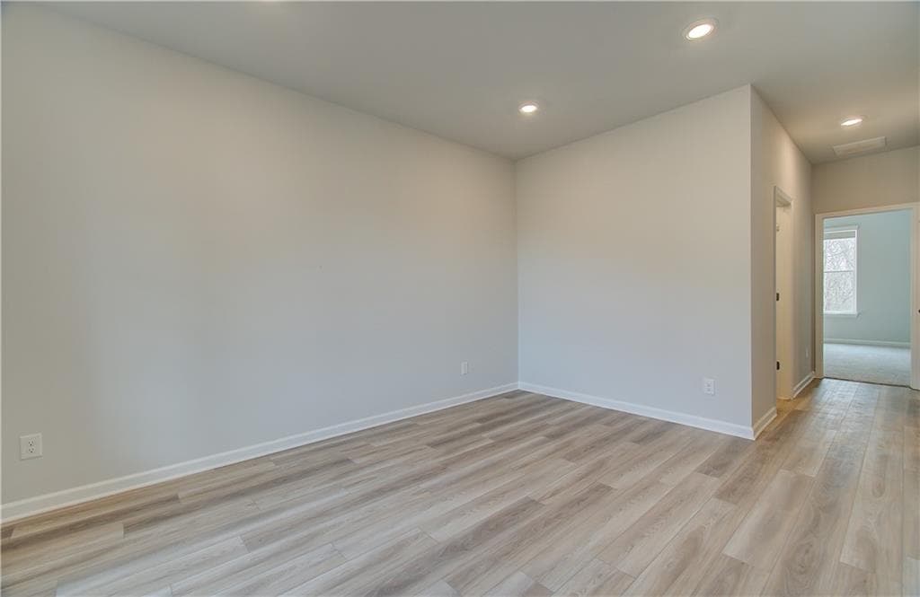 5 bedroom, 4 bathroom, 3,855 sq ft single family residence for sale at 213 Delta Drive, Mcdonough, GA 30253 — photo 5
