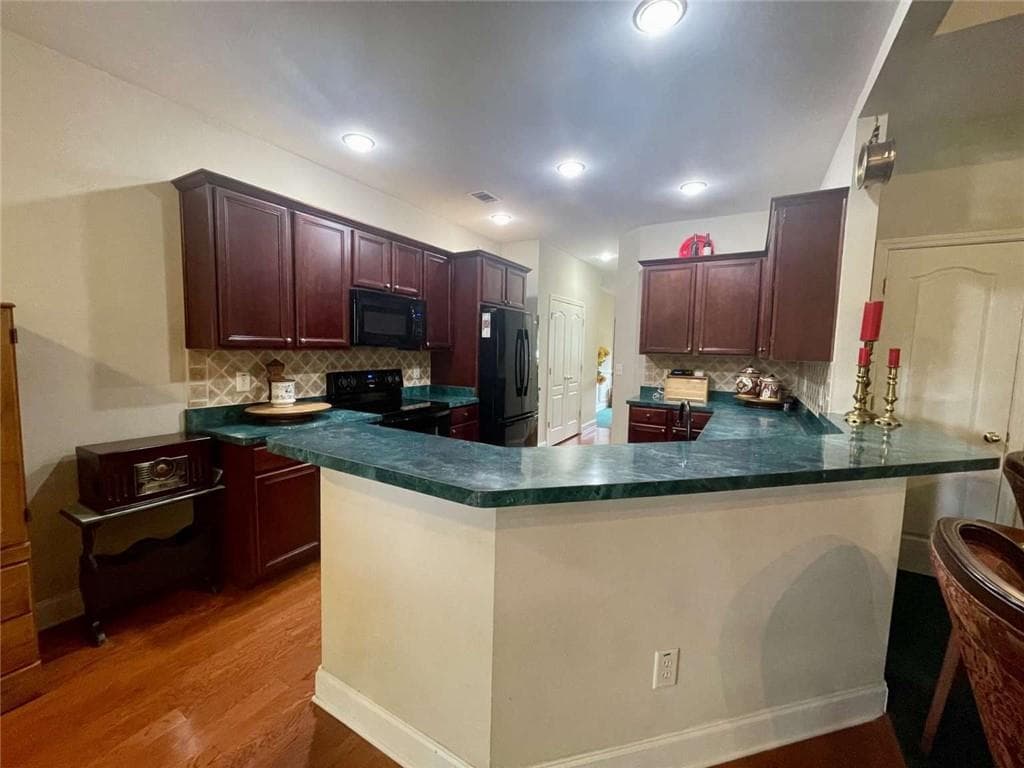 4 bedroom, 3 bathroom, 2,026 sq ft single family residence for sale at 930 Vinings Drive, Winder, GA 30680 — photo 7