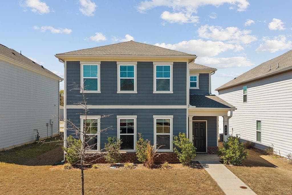 4 bedroom, 3 bathroom, 2,330 sq ft single family residence for rent at 469 Golden eagle pkwy, Braselton, GA 30517 for $2,200 a month