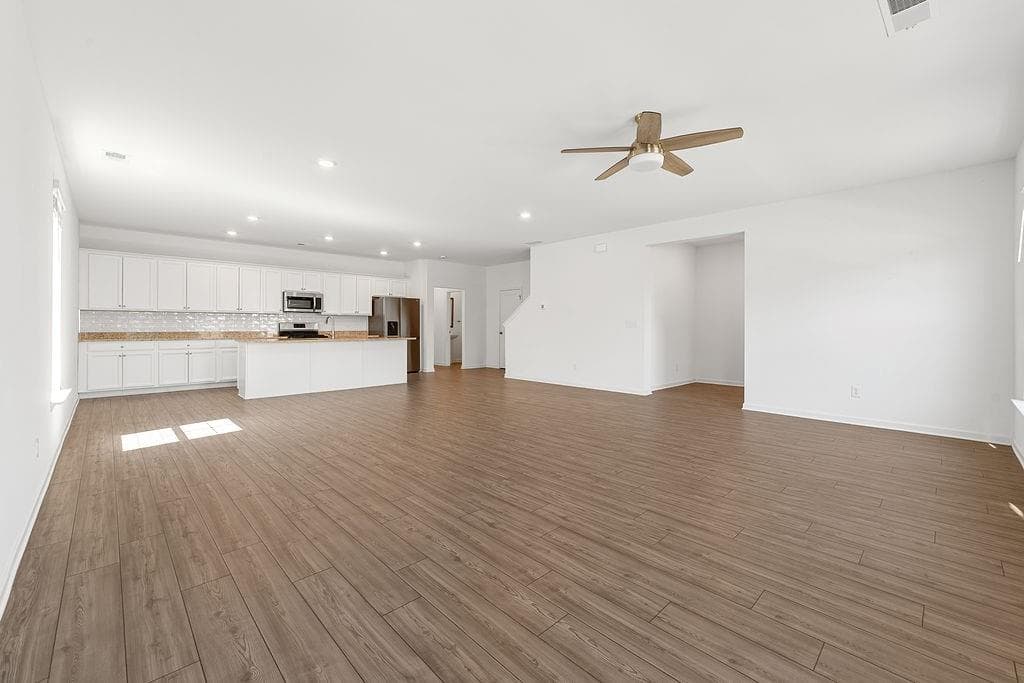 4 bedroom, 3 bathroom, 2,330 sq ft single family residence for rent at 469 Golden eagle pkwy, Braselton, GA 30517 for $2,200 a month — photo 9