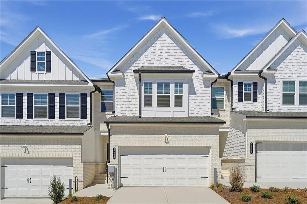 3 bedroom, 3 bathroom, 1,810 sq ft townhouse for sale at 2564 States Avenue, Doraville, GA 30360