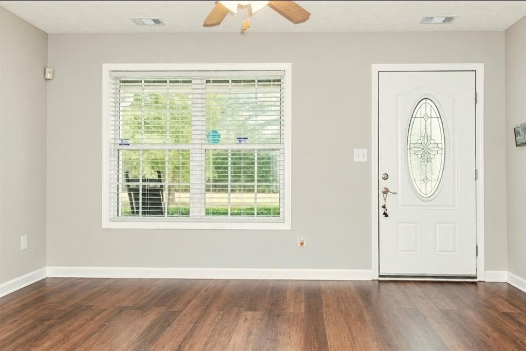 5 bedroom, 2 bathroom, 1,684 sq ft single family residence for sale at 6218 Avery Street, Covington, GA 30014 — photo 5