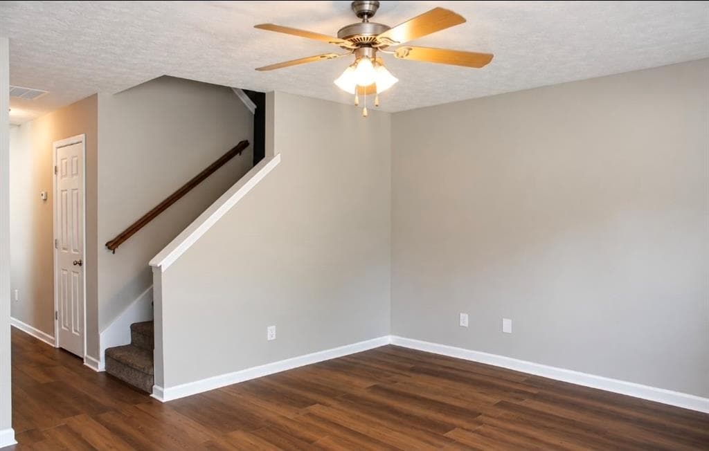 5 bedroom, 2 bathroom, 1,684 sq ft single family residence for sale at 6218 Avery Street, Covington, GA 30014 — photo 6