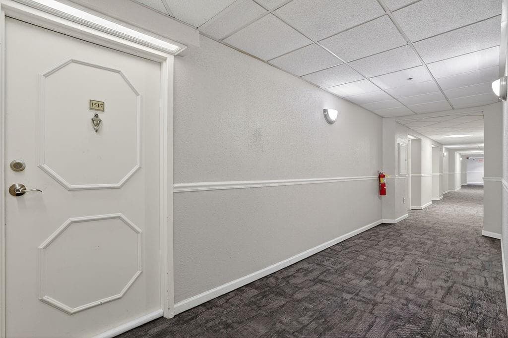 2 bedroom, 2 bathroom, 1,062 sq ft condominium for sale at 2479 Peachtree Road 1517, Atlanta, GA 30305 — photo 3