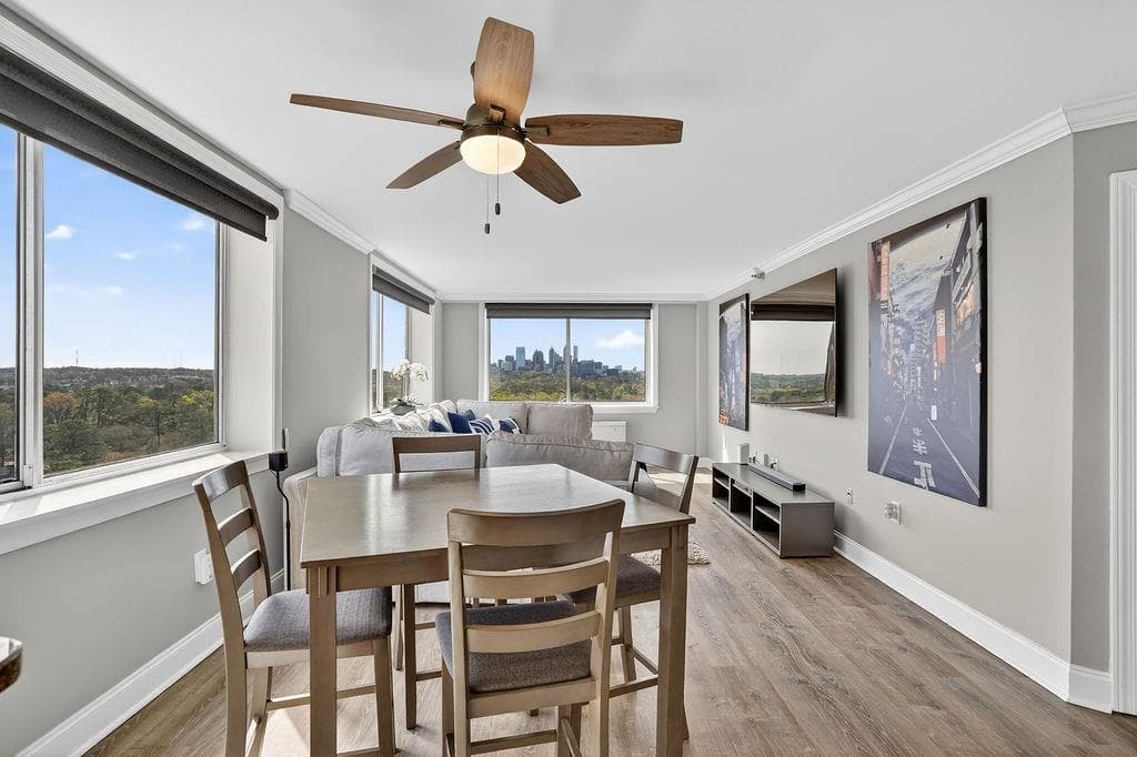 2 bedroom, 2 bathroom, 1,062 sq ft condominium for sale at 2479 Peachtree Road 1517, Atlanta, GA 30305 — photo 7