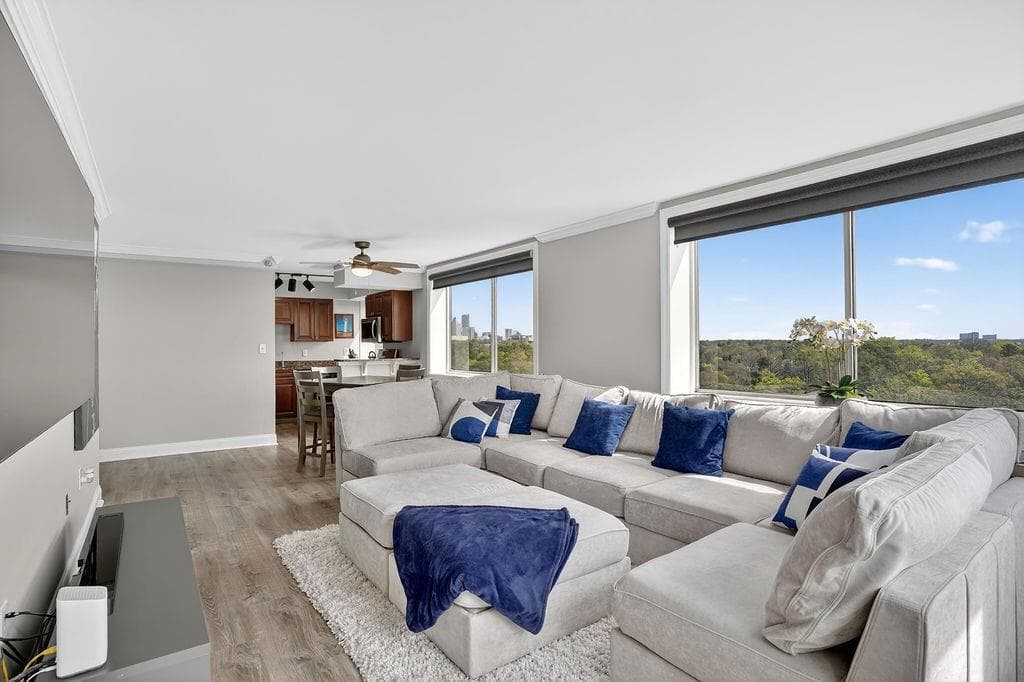 2 bedroom, 2 bathroom, 1,062 sq ft condominium for sale at 2479 Peachtree Road 1517, Atlanta, GA 30305 — photo 9
