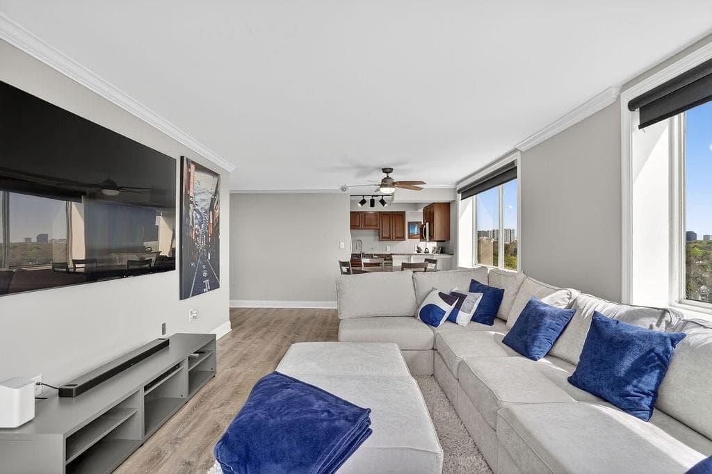 2 bedroom, 2 bathroom, 1,062 sq ft condominium for sale at 2479 Peachtree Road 1517, Atlanta, GA 30305 — photo 10