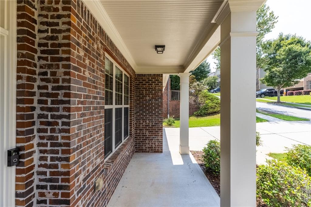 5 bedroom, 3 bathroom, 3,066 sq ft single family residence under contract at 1075 Crescent Ridge Drive, Buford, GA 30518 — photo 4