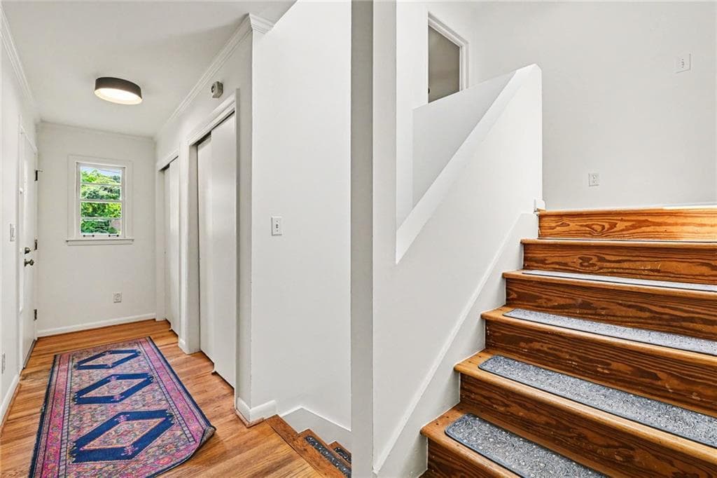 4 bedroom, 2 bathroom, 1,700 sq ft single family residence for sale at 2632 Laurel Ridge Drive, Decatur, GA 30033 — photo 2