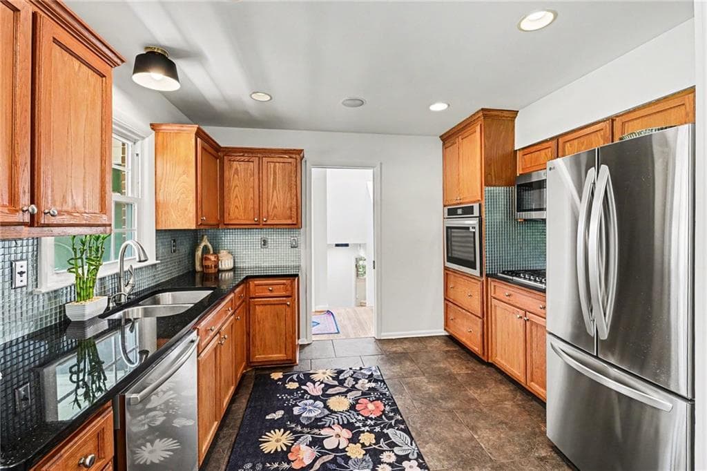4 bedroom, 2 bathroom, 1,700 sq ft single family residence for sale at 2632 Laurel Ridge Drive, Decatur, GA 30033 — photo 7