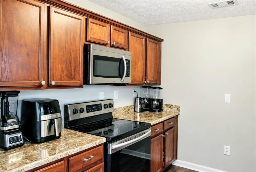 5 bedroom, 2 bathroom, 1,684 sq ft single family residence for sale at 6218 Avery Street, Covington, GA 30014 — photo 10