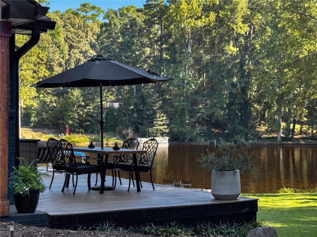 3 bedroom, 2 bathroom, 1,841 sq ft single family residence for sale at 3118 Jodeco Drive, Jonesboro, GA 30236 — photo 6