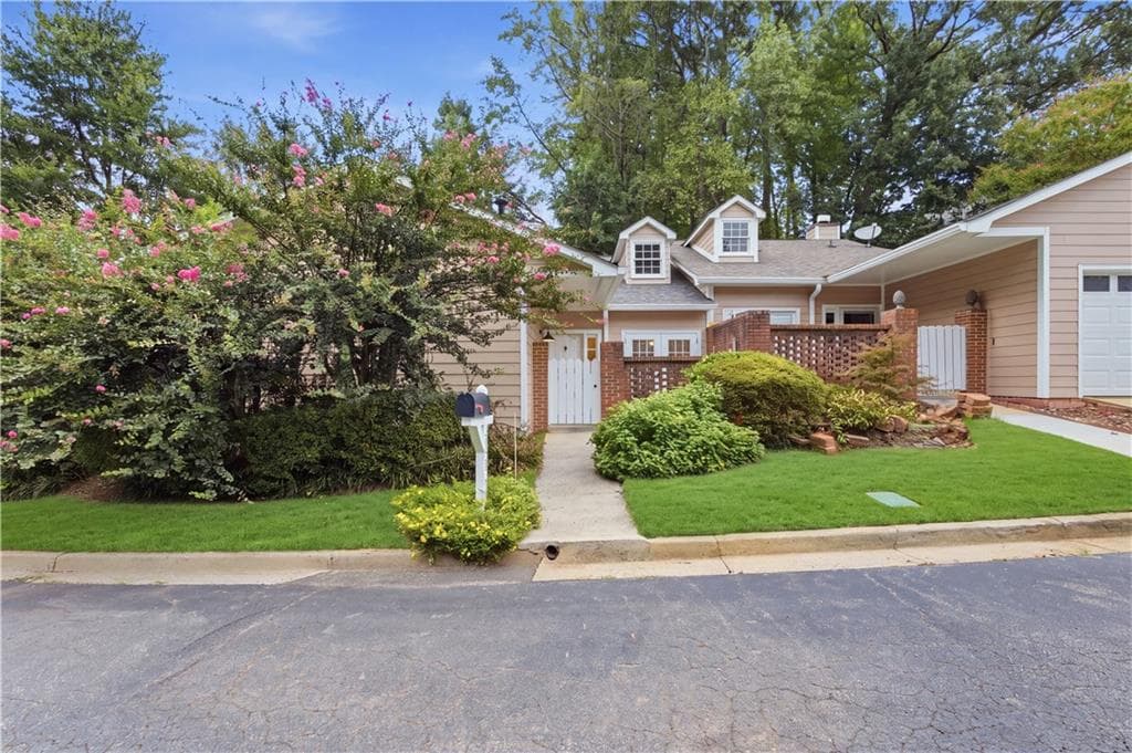 2 bedroom, 2 bathroom, 1,358 sq ft townhouse for sale at 2958 Crosswycke Forest Drive, Brookhaven, GA 30319