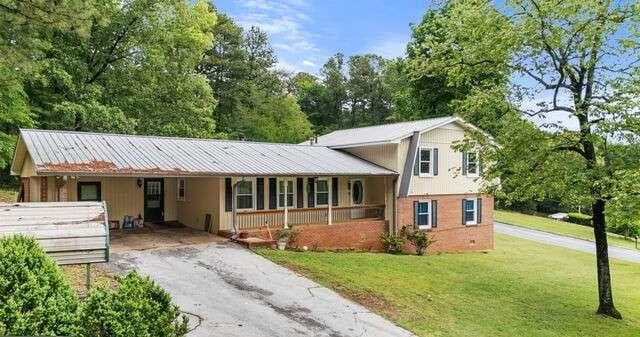 5 bedroom, 4 bathroom, 2,652 sq ft single family residence for sale at 301 Briarwood Drive, Calhoun, GA 30701