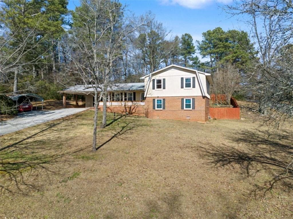 5 bedroom, 4 bathroom, 2,652 sq ft single family residence for sale at 301 Briarwood Drive, Calhoun, GA 30701 — photo 2