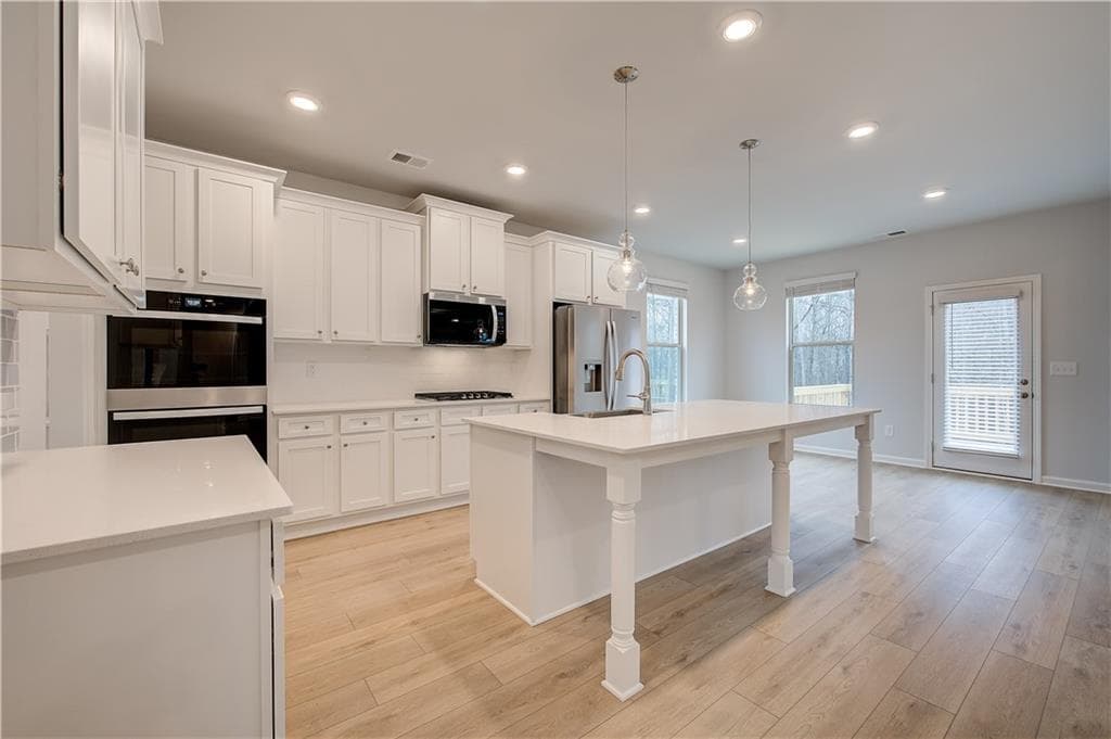 5 bedroom, 5 bathroom, 3,823 sq ft single family residence for sale at 205 Delta Drive, Mcdonough, GA 30253 — photo 7
