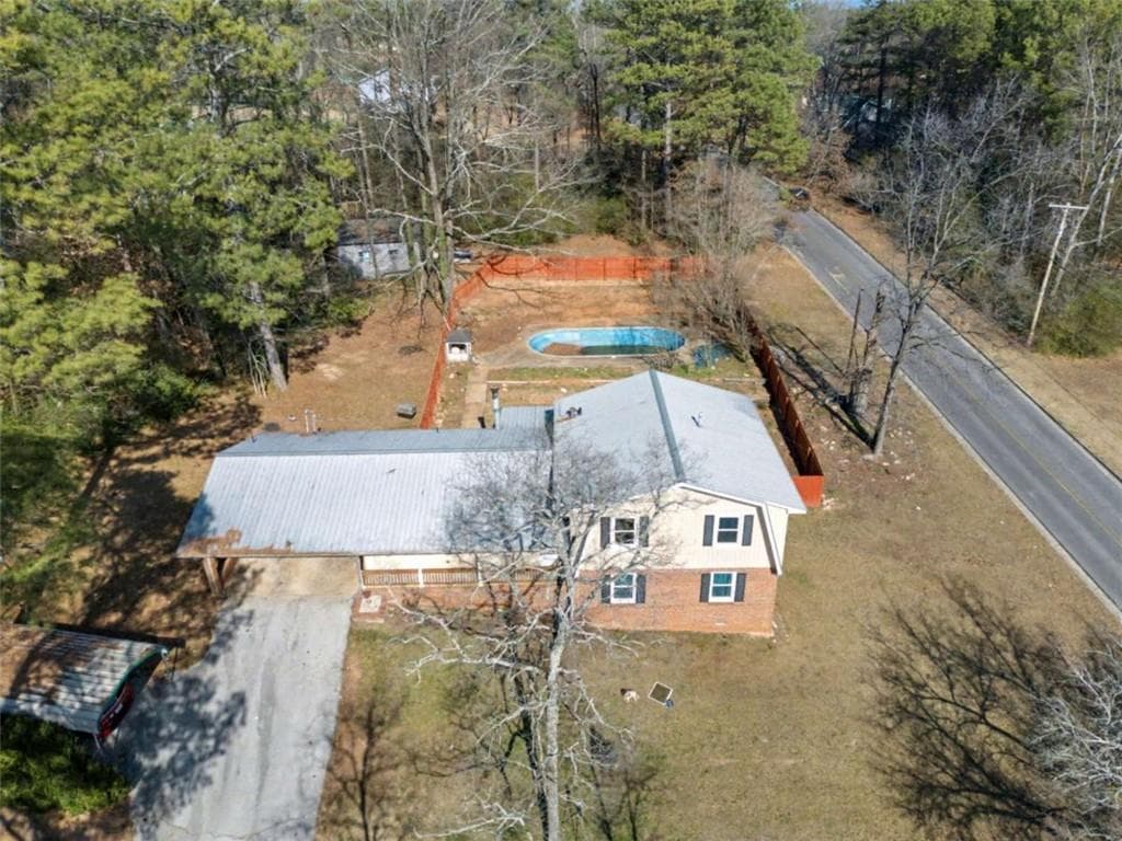 5 bedroom, 4 bathroom, 2,652 sq ft single family residence for sale at 301 Briarwood Drive, Calhoun, GA 30701 — photo 3
