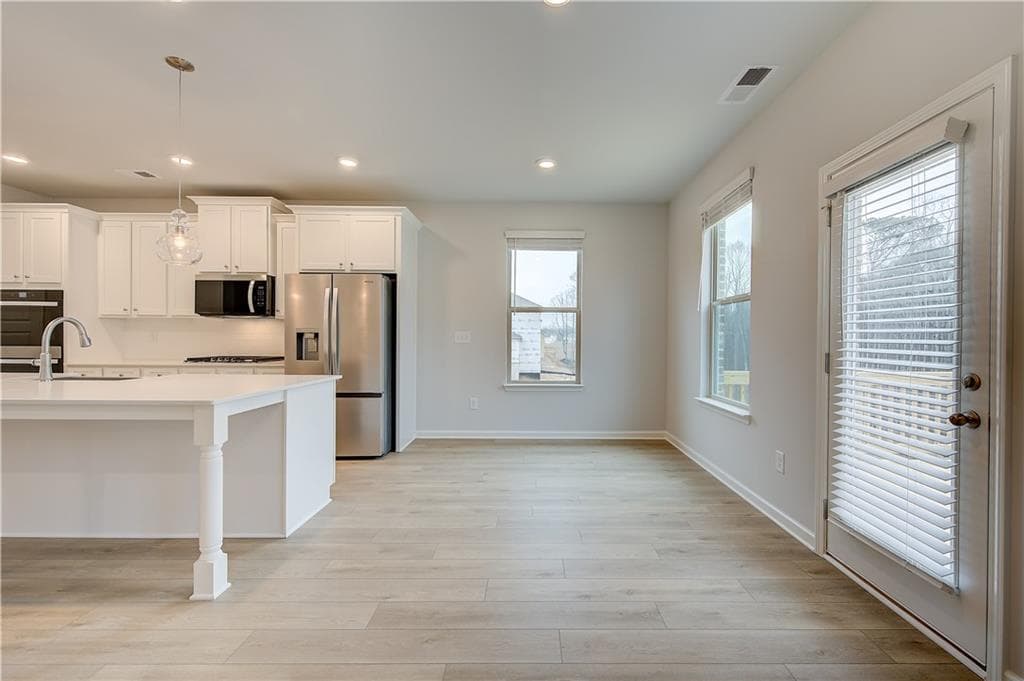 5 bedroom, 5 bathroom, 3,823 sq ft single family residence for sale at 205 Delta Drive, Mcdonough, GA 30253 — photo 10