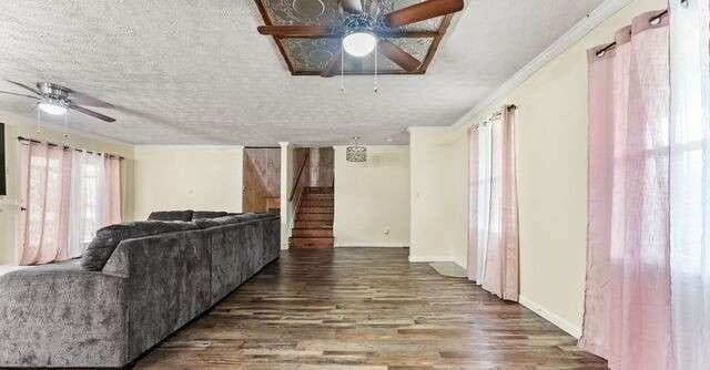5 bedroom, 4 bathroom, 2,652 sq ft single family residence for sale at 301 Briarwood Drive, Calhoun, GA 30701 — photo 6