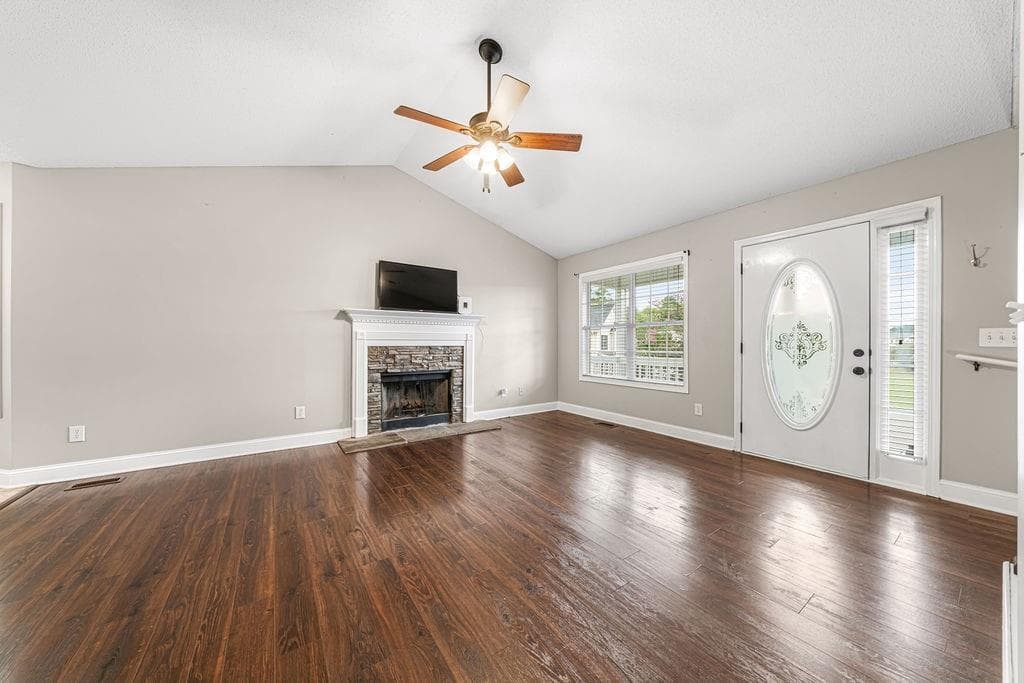 4 bedroom, 3 bathroom, 1,672 sq ft single family residence for sale at 17 Rocky Avenue, Cartersville, GA 30120 — photo 4