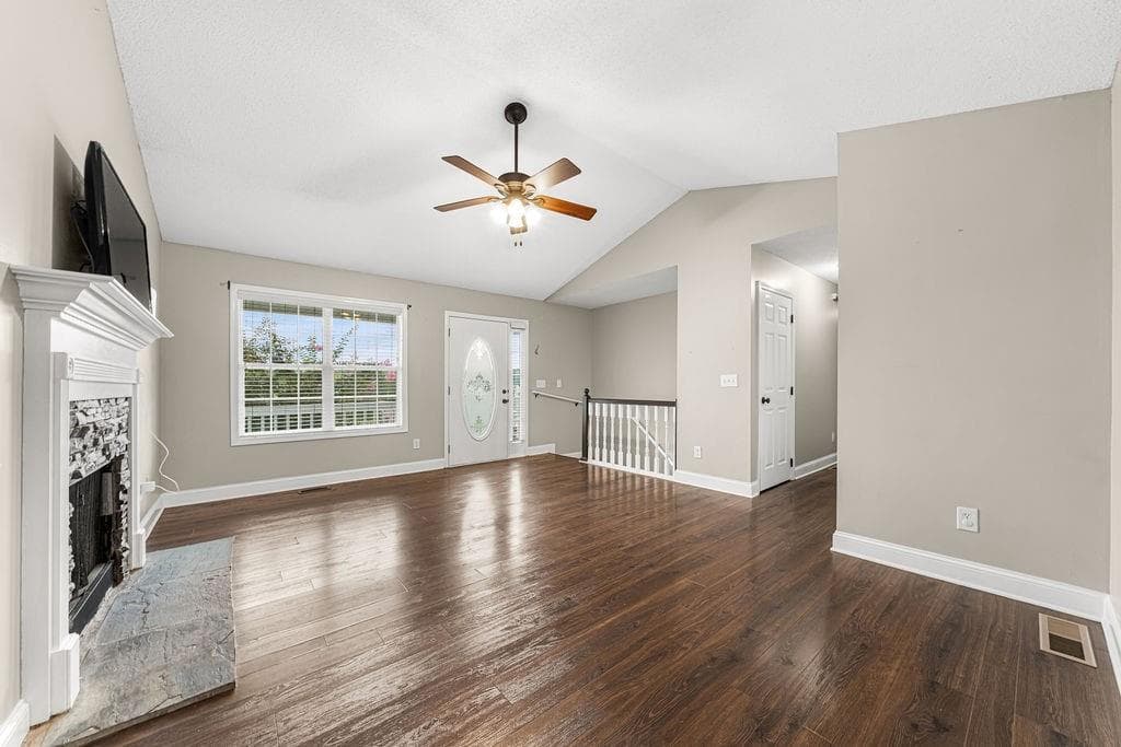 4 bedroom, 3 bathroom, 1,672 sq ft single family residence for sale at 17 Rocky Avenue, Cartersville, GA 30120 — photo 5
