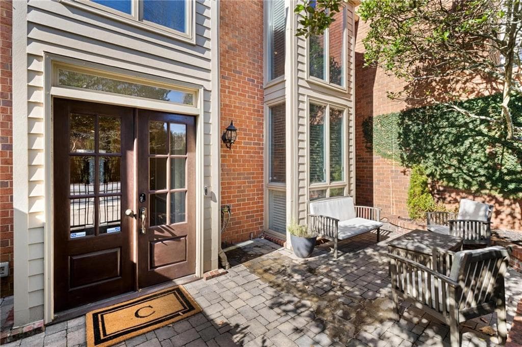 3 bedroom, 3 bathroom, 2,398 sq ft condominium for sale at 63 Willow Glen, Atlanta, GA 30342