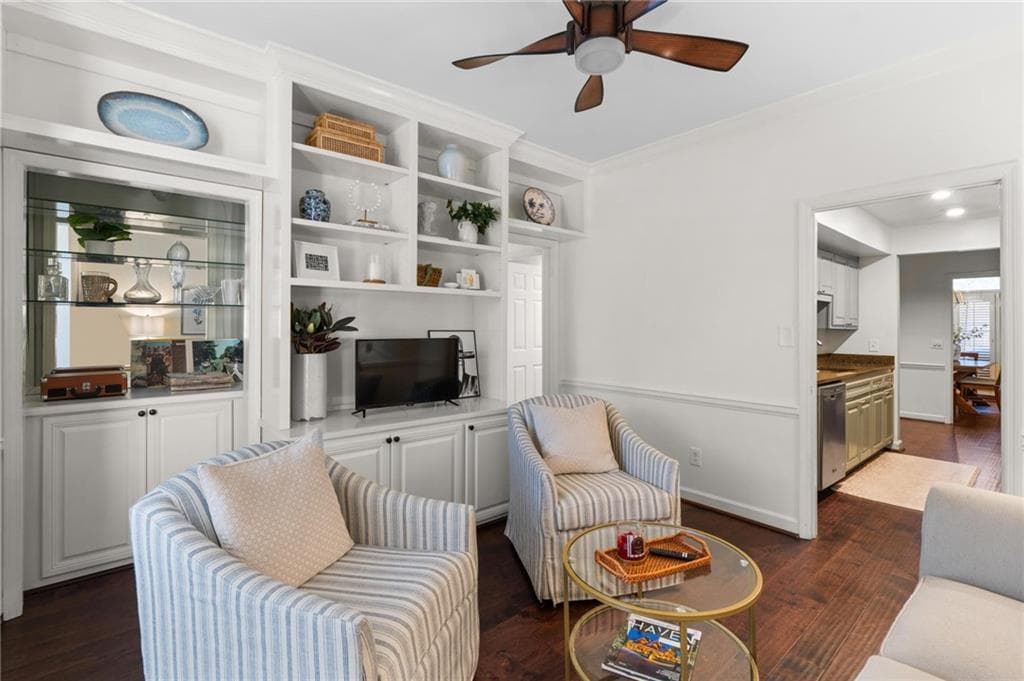 3 bedroom, 3 bathroom, 2,398 sq ft condominium for sale at 63 Willow Glen, Atlanta, GA 30342 — photo 8