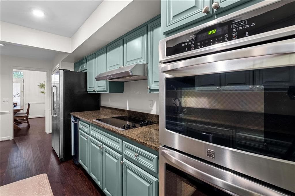3 bedroom, 3 bathroom, 2,398 sq ft condominium for sale at 63 Willow Glen, Atlanta, GA 30342 — photo 10