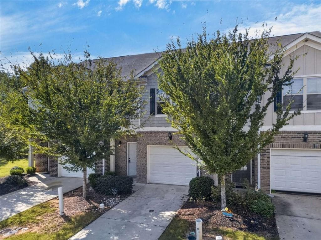 3 bedroom, 3 bathroom, 1,350 sq ft townhouse for sale at 5918 Cassie Drive, Lithonia, GA 30038 — photo 4