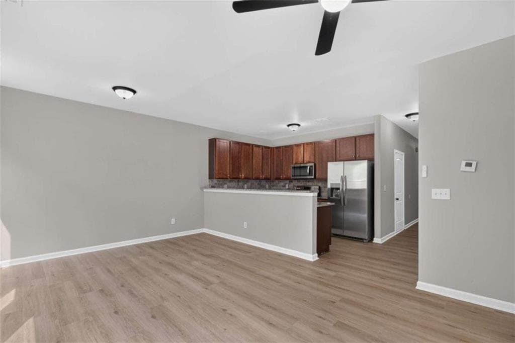 3 bedroom, 3 bathroom, 1,350 sq ft townhouse for sale at 5918 Cassie Drive, Lithonia, GA 30038 — photo 5